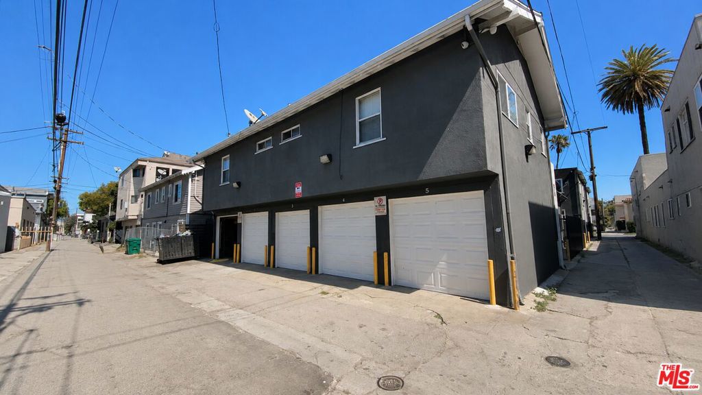 727 Olive Avenue Property Photo 11