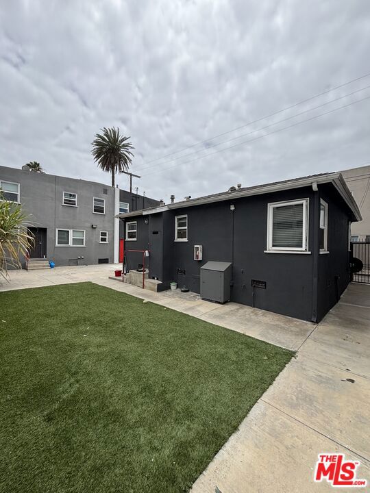 727 Olive Avenue Property Photo 32