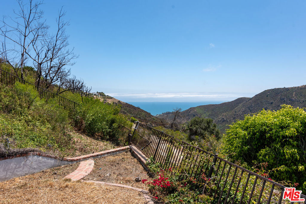 16756 Monte Hermoso Drive Property Photo 4