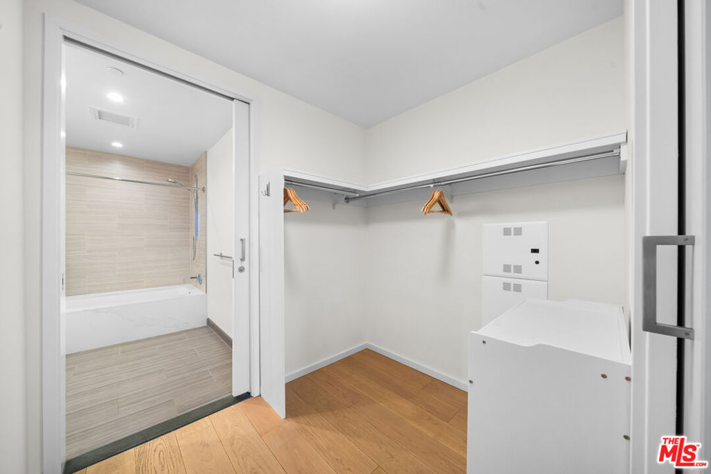 877 Francisco Street 1128 Property Photo 17