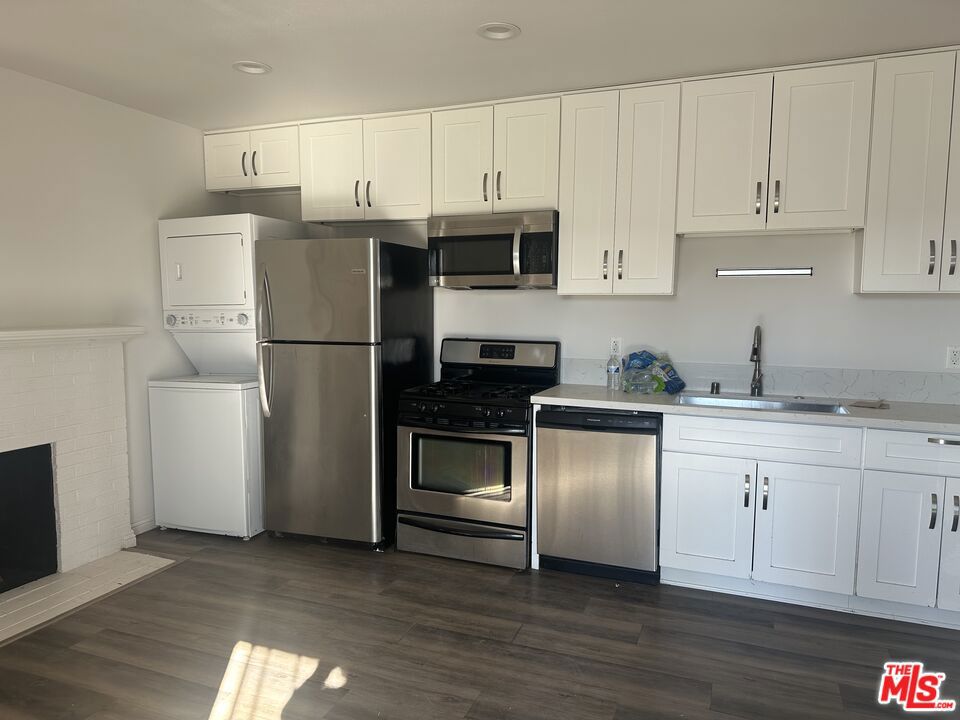 1613 Exposition Boulevard 1613 Property Photo 3