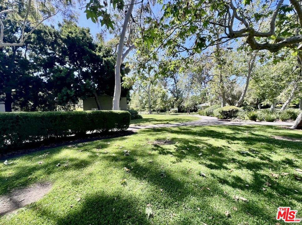 5340 1/4 Village Property Photo 4