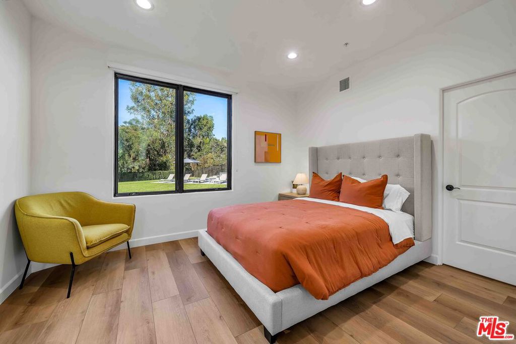 350 Bellino Drive Property Photo 16