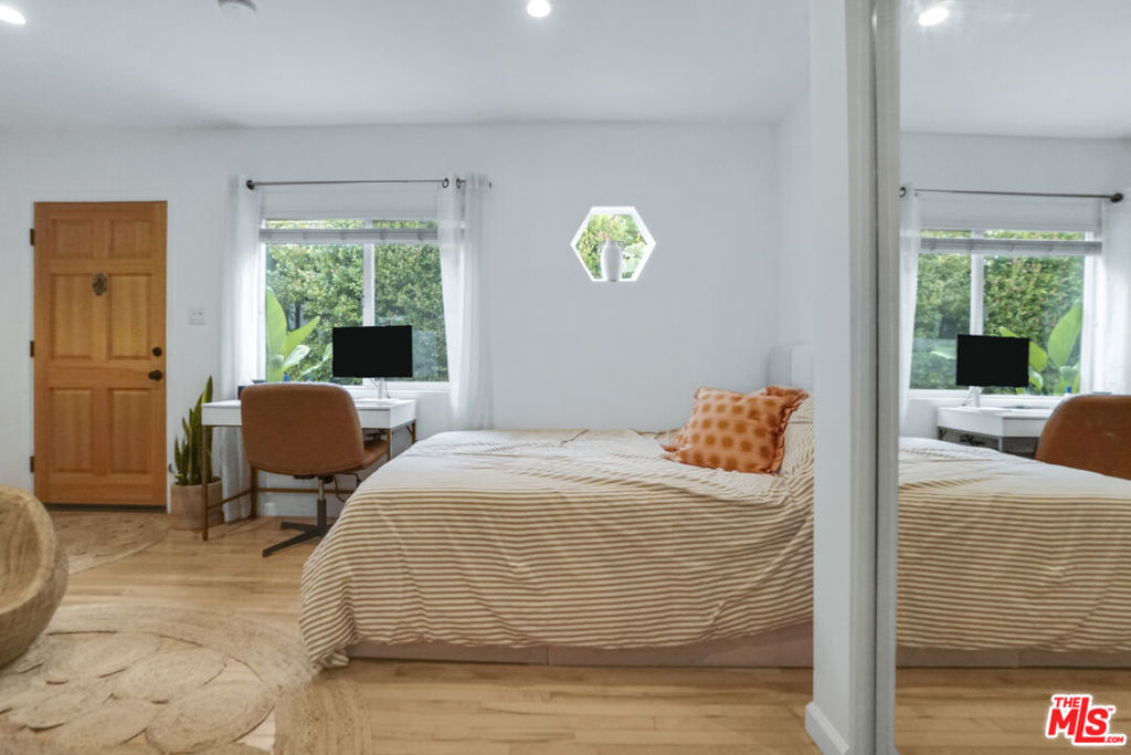 705 Flower Avenue Property Photo 9