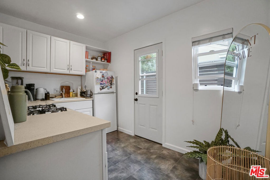 705 Flower Avenue Property Photo 12