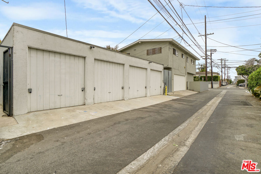 705 Flower Avenue Property Photo 14