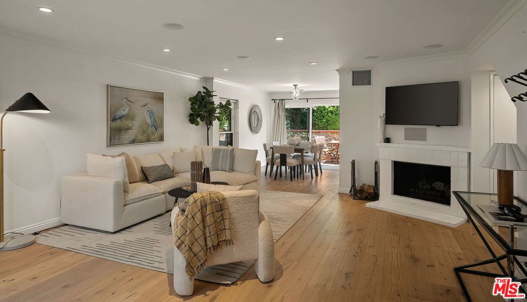 914 2nd Street A Property Photo 1
