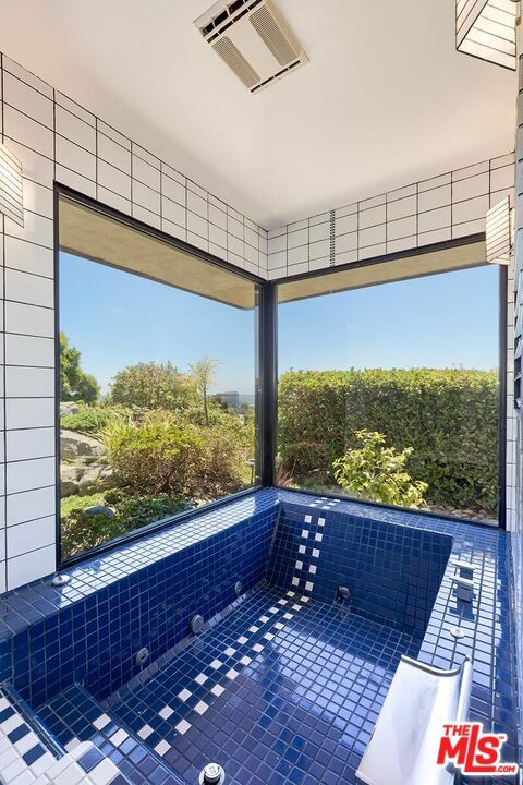 5311 Shenandoah Avenue Property Photo 9
