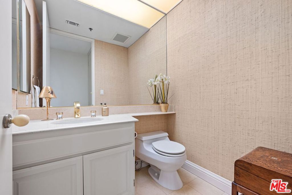 2132 Century Park Lane 103 Property Photo 26