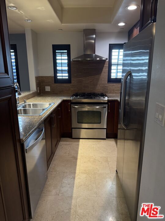 5401 Morella Avenue 10 Property Photo 4