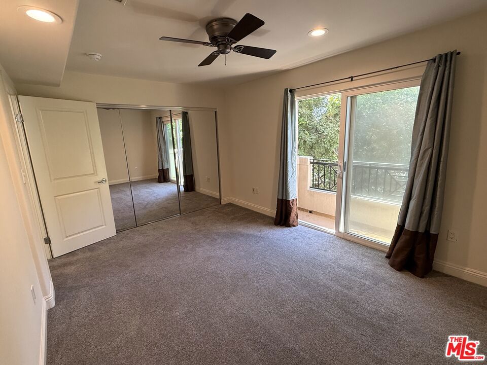 5401 Morella Avenue 10 Property Photo 6