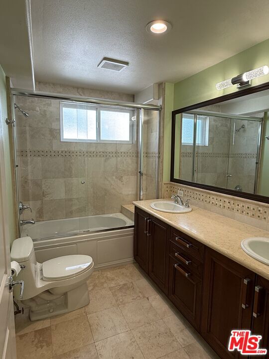 5401 Morella Avenue 10 Property Photo 9