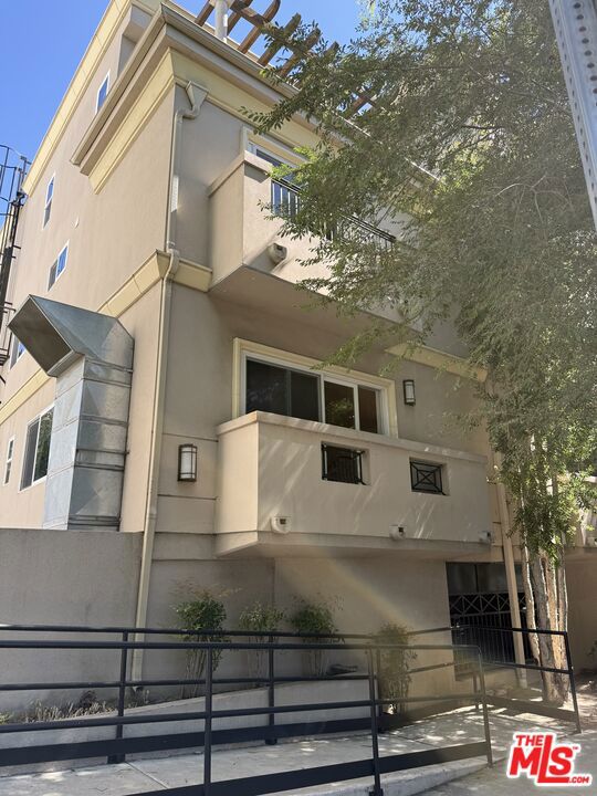 5401 Morella Avenue 10 Property Photo 17