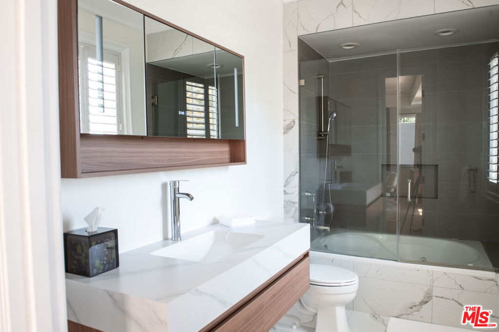 8655 Hillside Avenue Property Photo 12