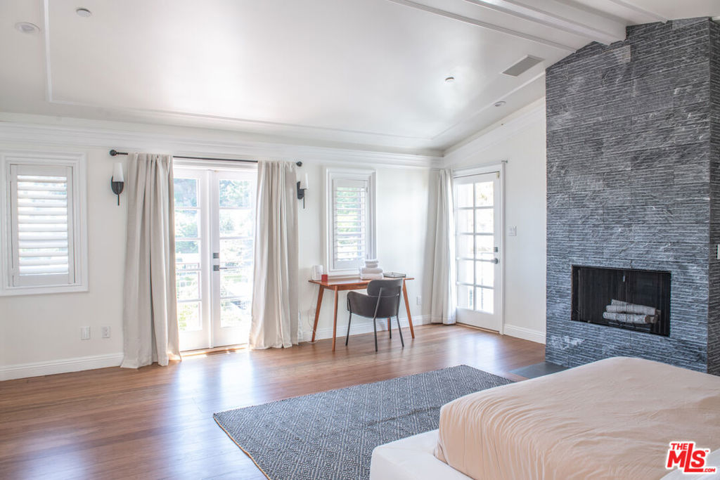 8655 Hillside Avenue Property Photo 14