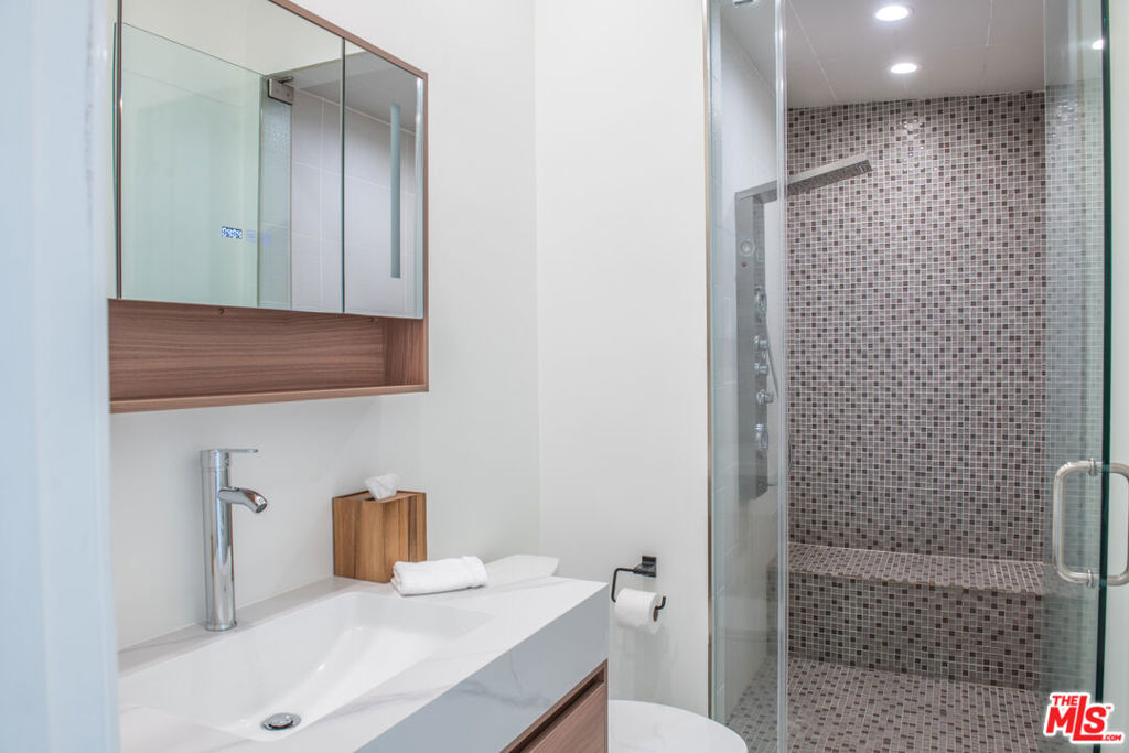 8655 Hillside Avenue Property Photo 15