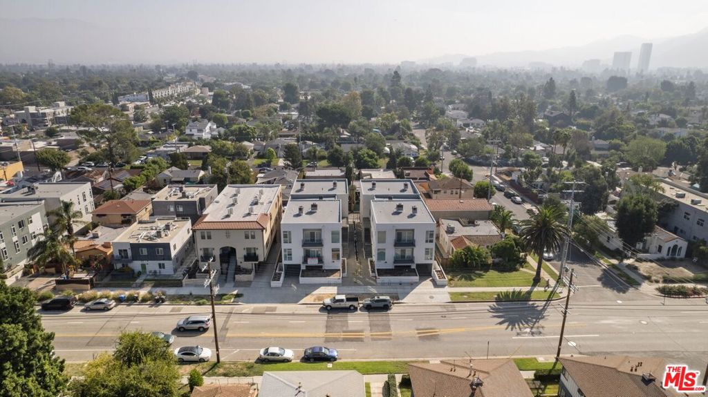 5114 Cahuenga Boulevard 2 Property Photo 1