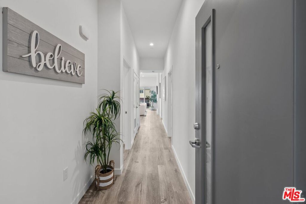 5114 Cahuenga Boulevard 2 Property Photo 2