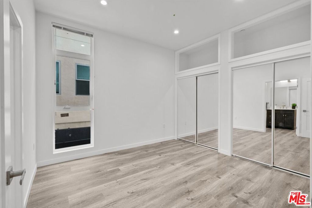 5114 Cahuenga Blvd 1 Property Photo 8