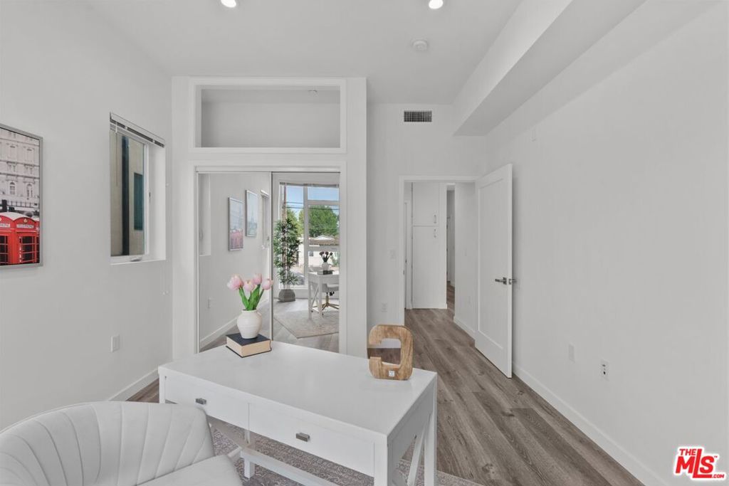 5114 Cahuenga Blvd 1 Property Photo 11