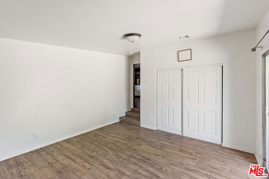 5723 Stansbury Avenue Property Photo 11