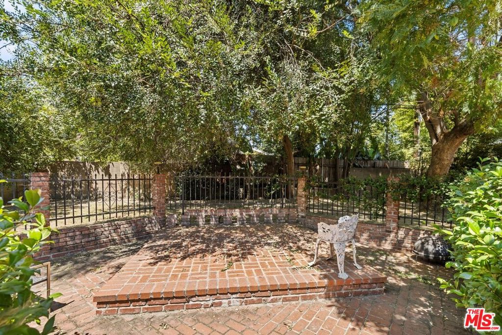 5723 Stansbury Avenue Property Photo 19