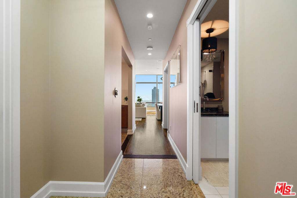 900 W Olympic Boulevard 32g Property Photo 14