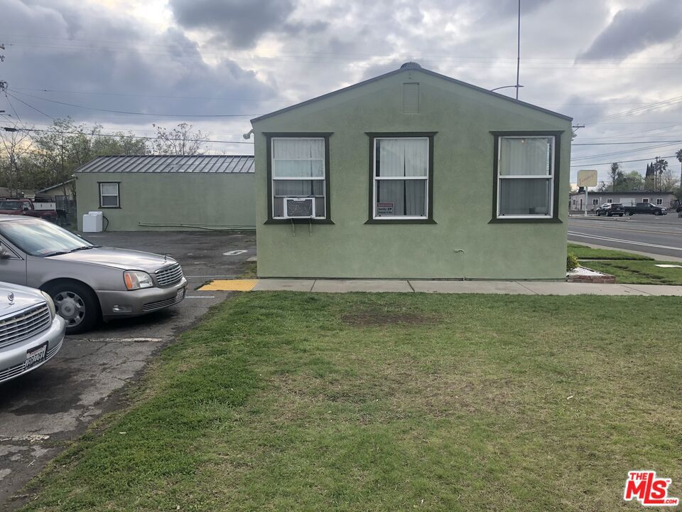 1228 Grand Avenue Property Photo 6