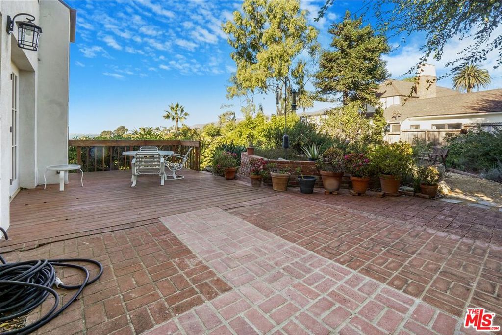 321 N Las Casas Avenue Property Photo 21
