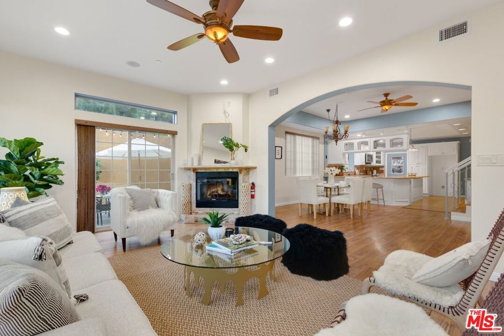2529 Topanga Skyline Drive Property Photo 2