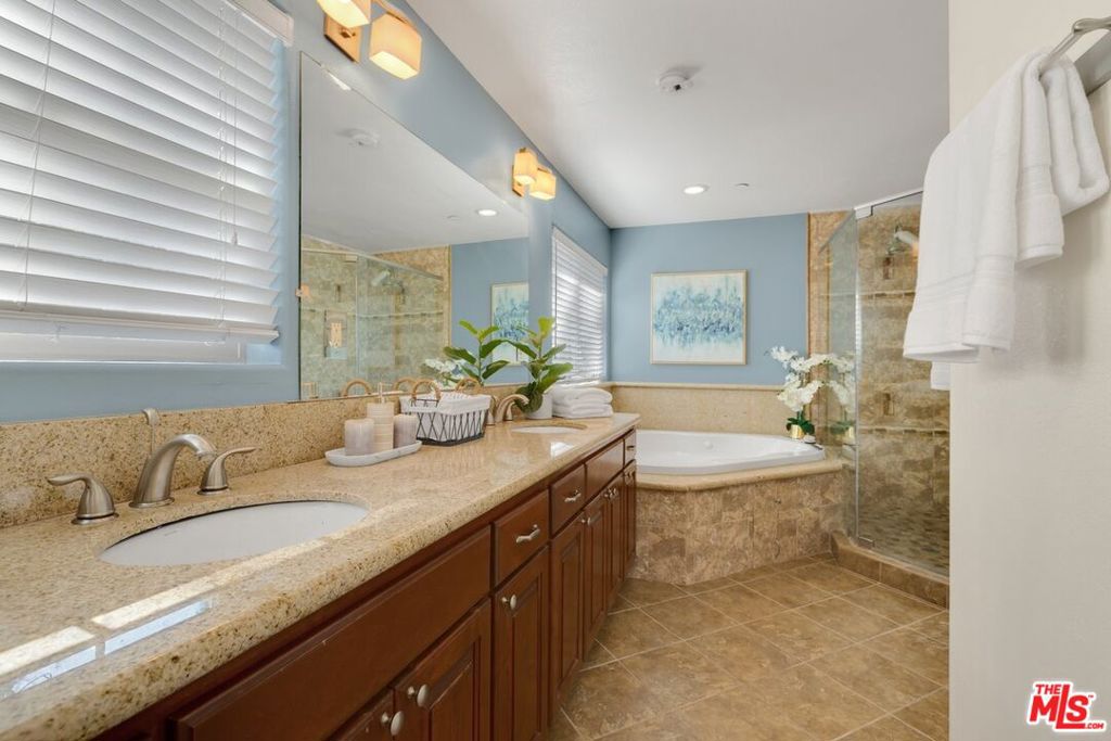 2529 Topanga Skyline Drive Property Photo 21