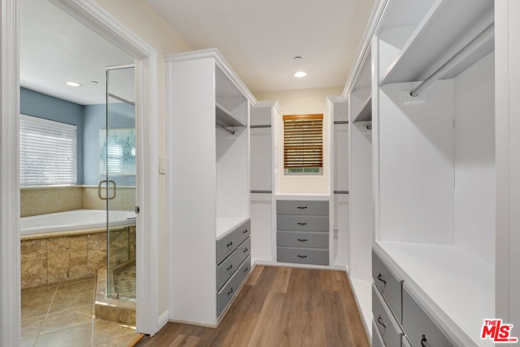 2529 Topanga Skyline Drive Property Photo 23