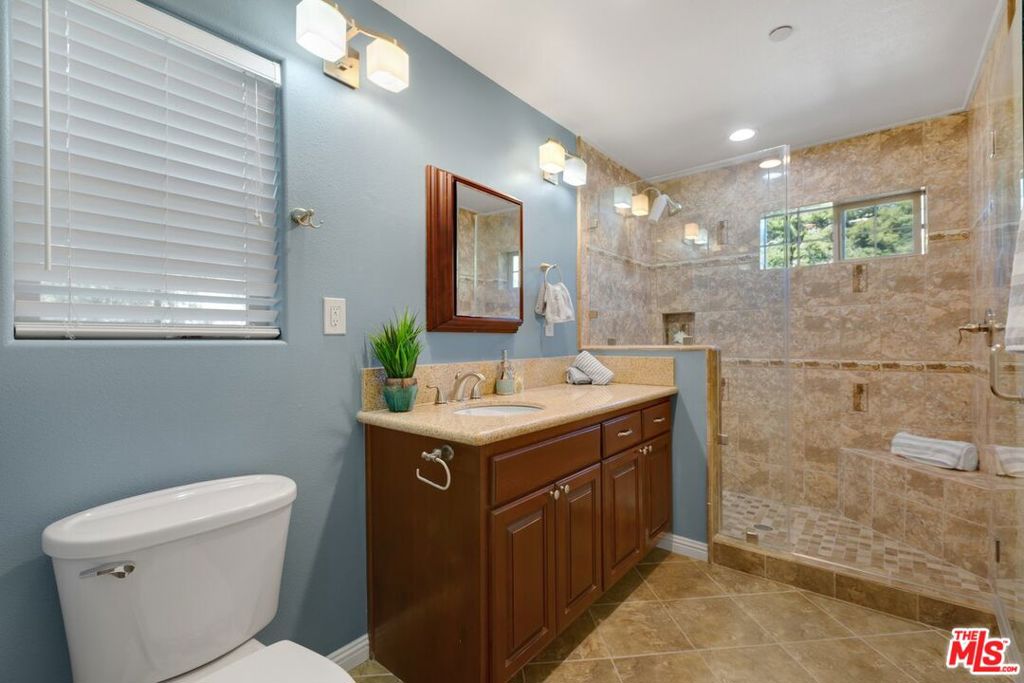 2529 Topanga Skyline Drive Property Photo 26