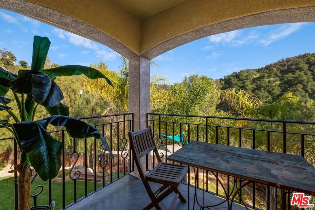 2529 Topanga Skyline Drive Property Photo 28