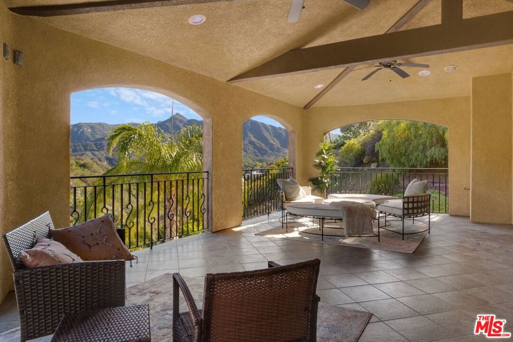 2529 Topanga Skyline Drive Property Photo 29