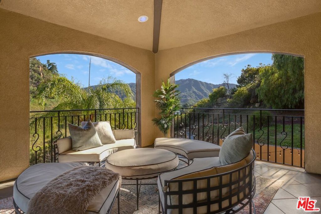 2529 Topanga Skyline Drive Property Photo 32