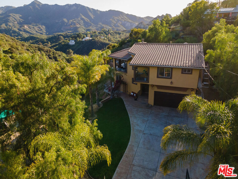 2529 Topanga Skyline Drive Property Photo 40