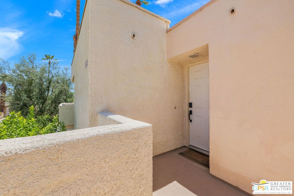 2098 Normandy Court Property Photo 5