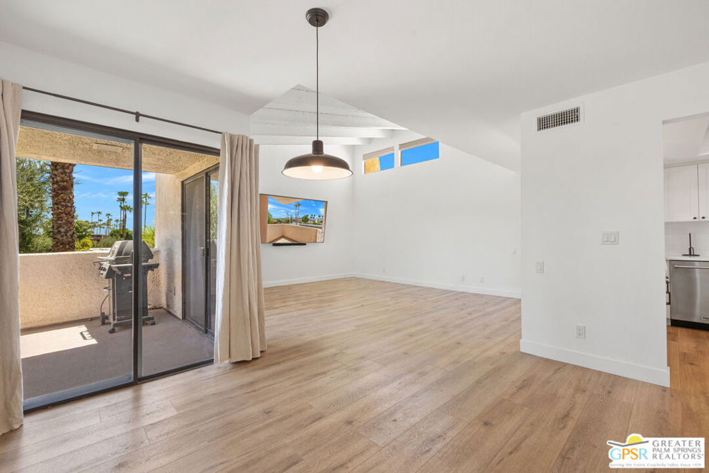 2098 Normandy Court Property Photo 10