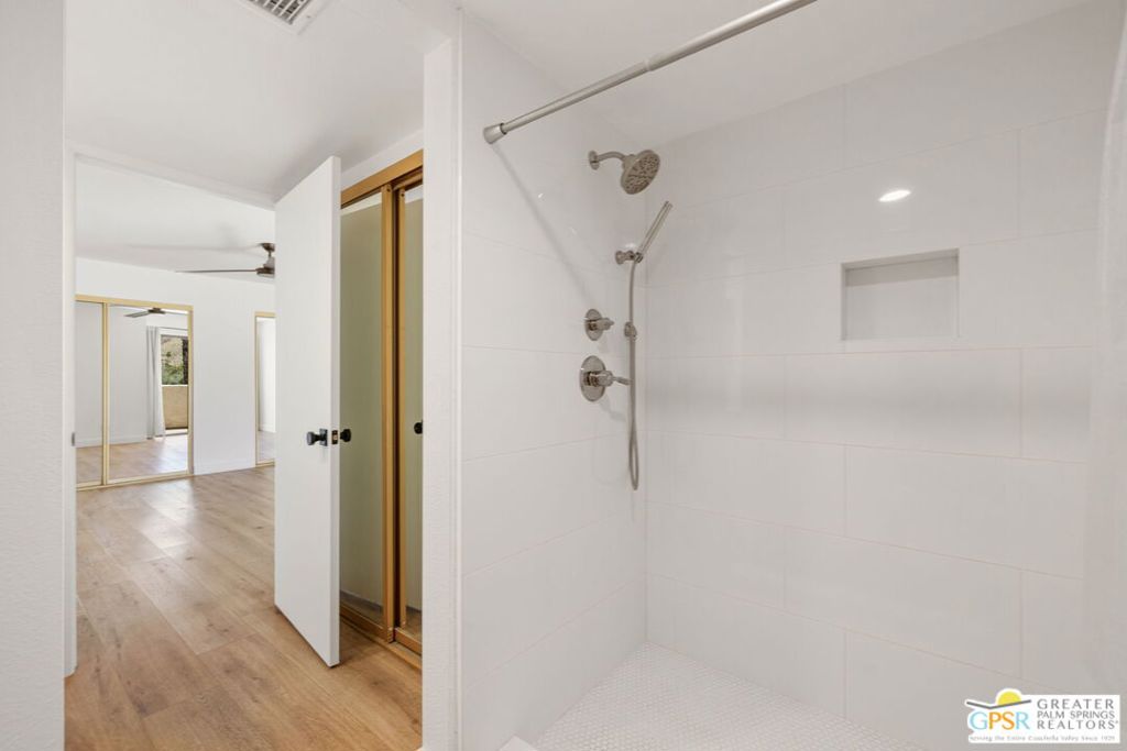 2098 Normandy Court Property Photo 22