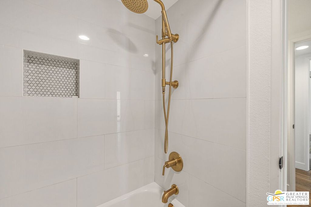 2098 Normandy Court Property Photo 30