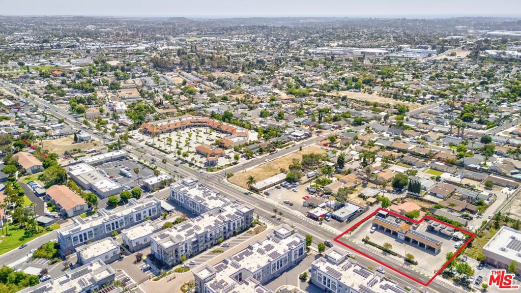 1352 N Santa Fe Avenue Property Photo 19