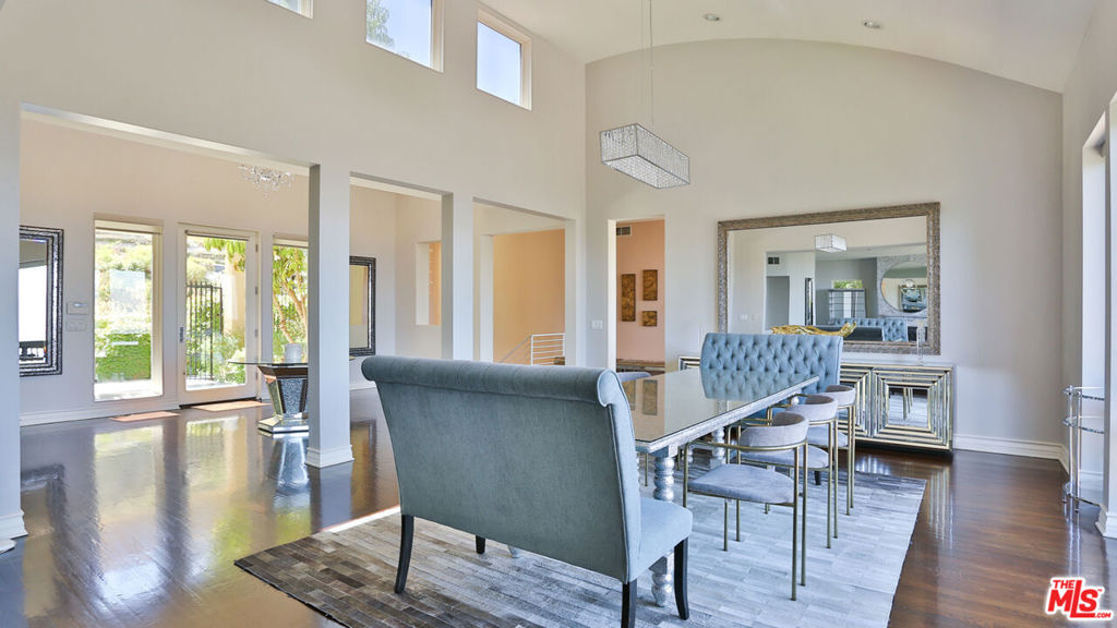 14445 Mulholland Drive Property Photo 11