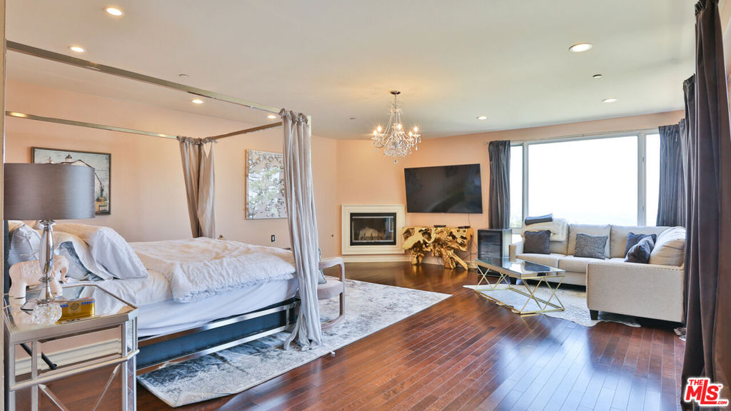 14445 Mulholland Drive Property Photo 12