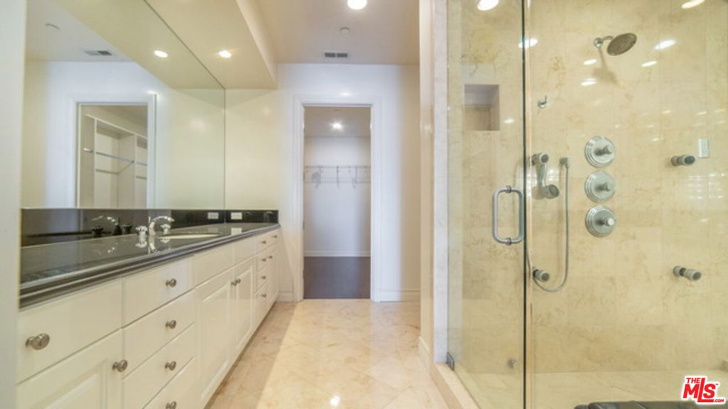 14445 Mulholland Drive Property Photo 20