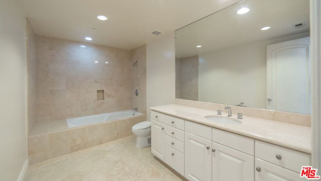 14445 Mulholland Drive Property Photo 21