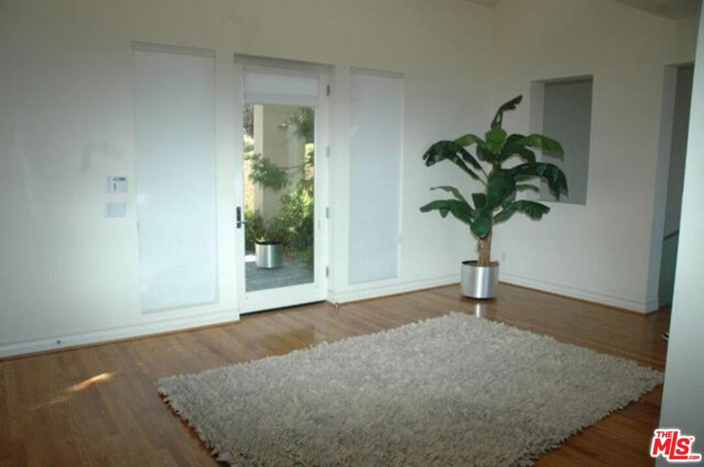14445 Mulholland Drive Property Photo 23