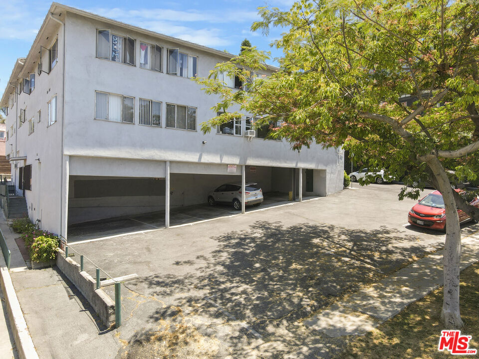 1350 Edgecliffe Drive Property Photo 16