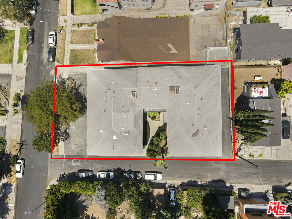 1350 Edgecliffe Drive Property Photo 18