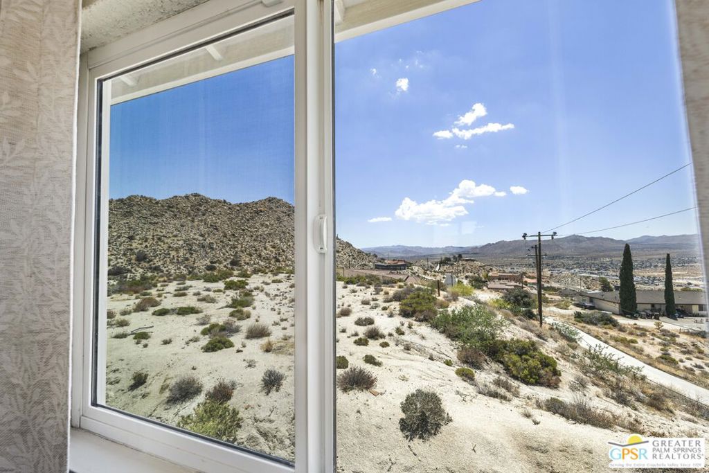 57347 Bandera Road Property Photo 8